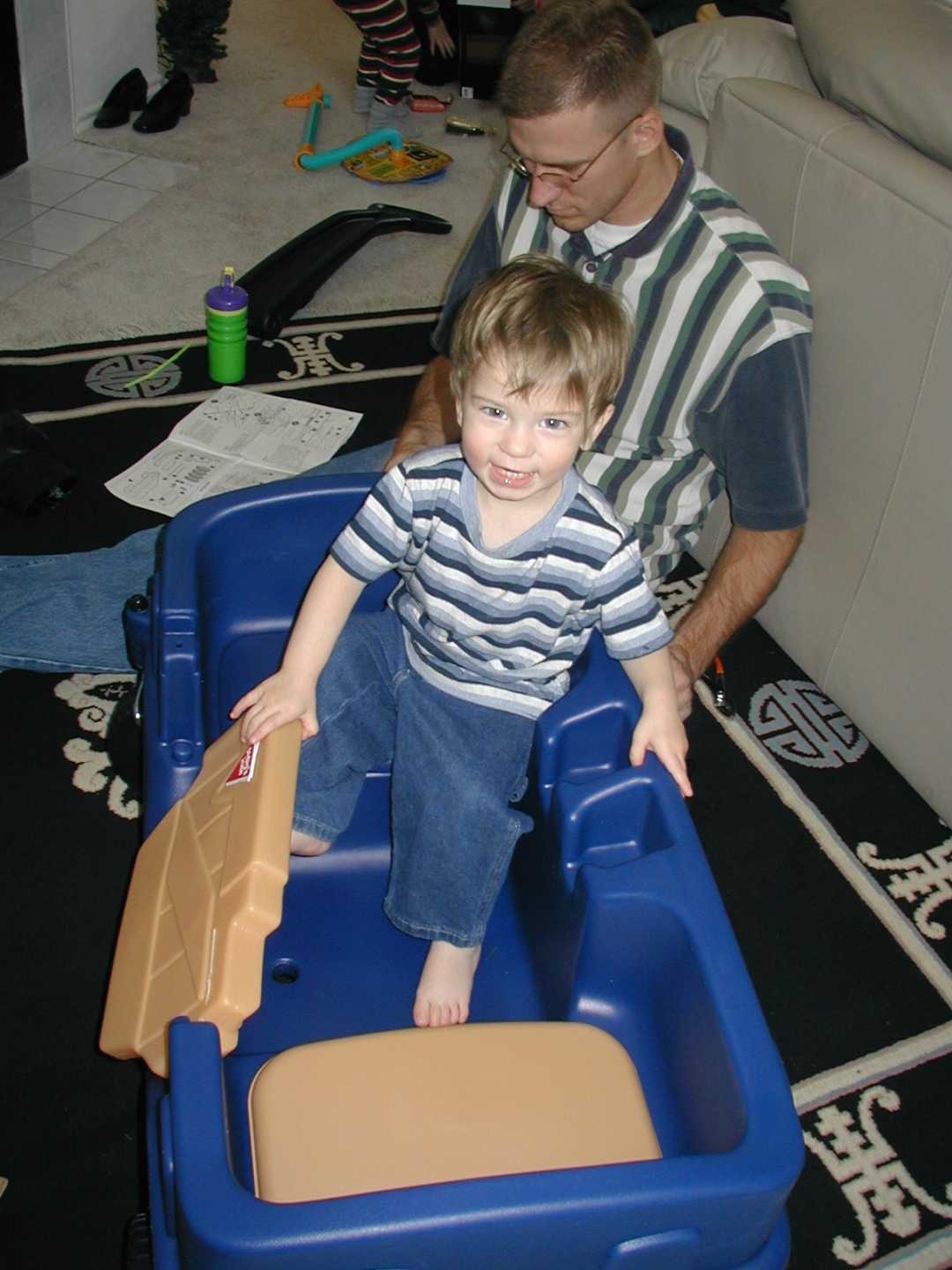2002-12-25-01 Christmas Day J&H.jpg